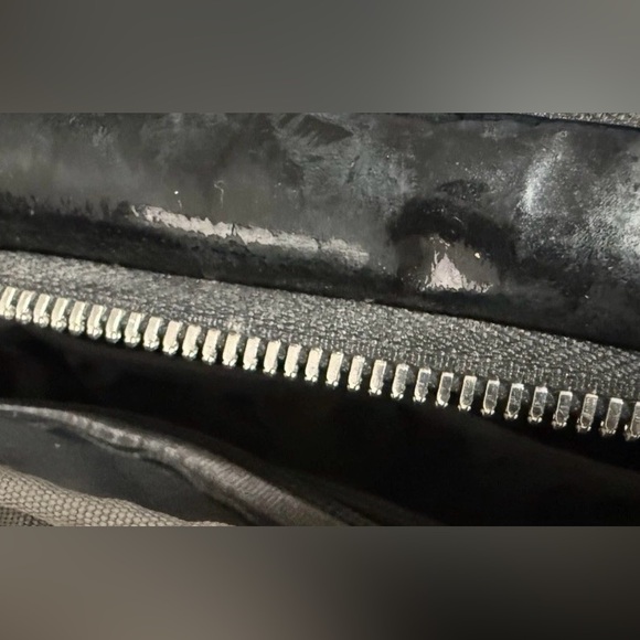 Tumi Cosmetic Travel Toiletries Pouch Case Patent leather - Picture 11 of 13